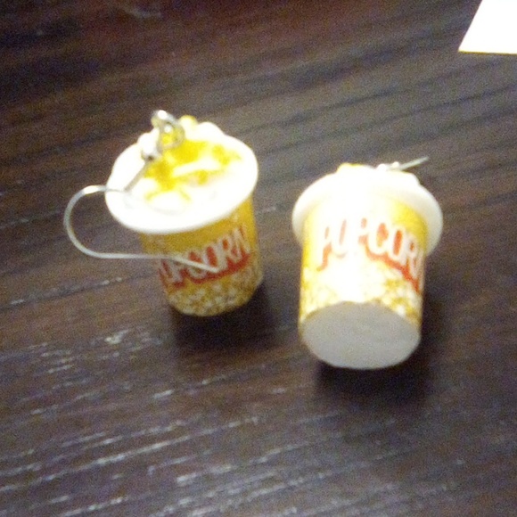Popcorn Ear Rings - Picture 1 of 2